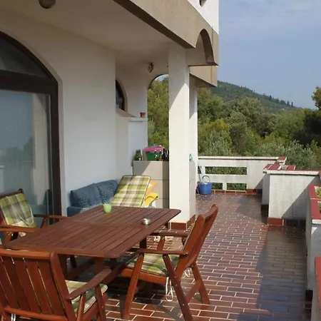 In With Sea View, Terrace, Air Conditioning, Wifi Lägenhet *