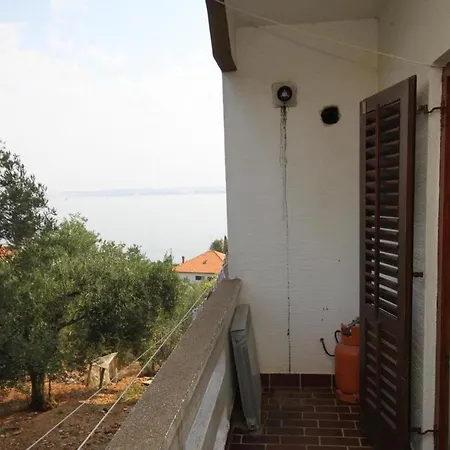 In With Sea View, Terrace, Air Conditioning, Wifi Kali