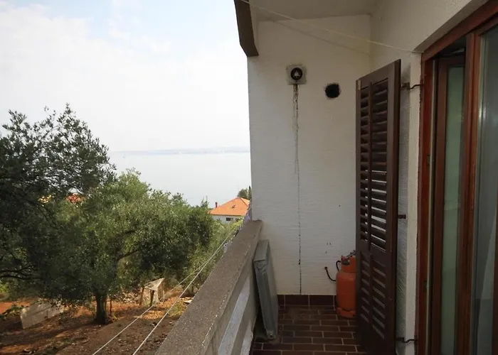 In With Sea View, Terrace, Air Conditioning, Wifi Kali